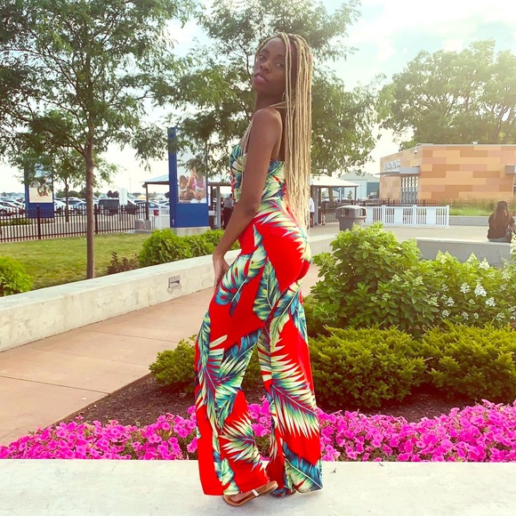 Red summer jumpsuit - Picture 1 of 6